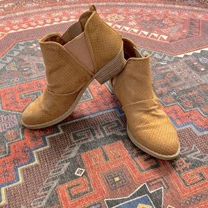 Report brand - cogniac brown - sz 7 - good condition